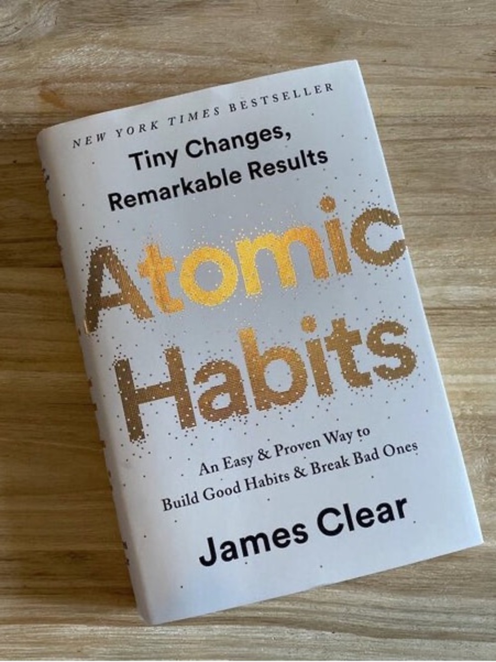 Atomic Habits - White/Copper Hardcover Book